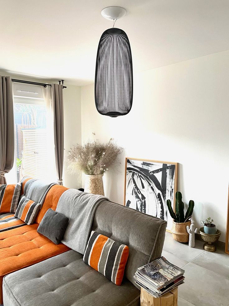 Monolith Glow – Tall Black Pendant