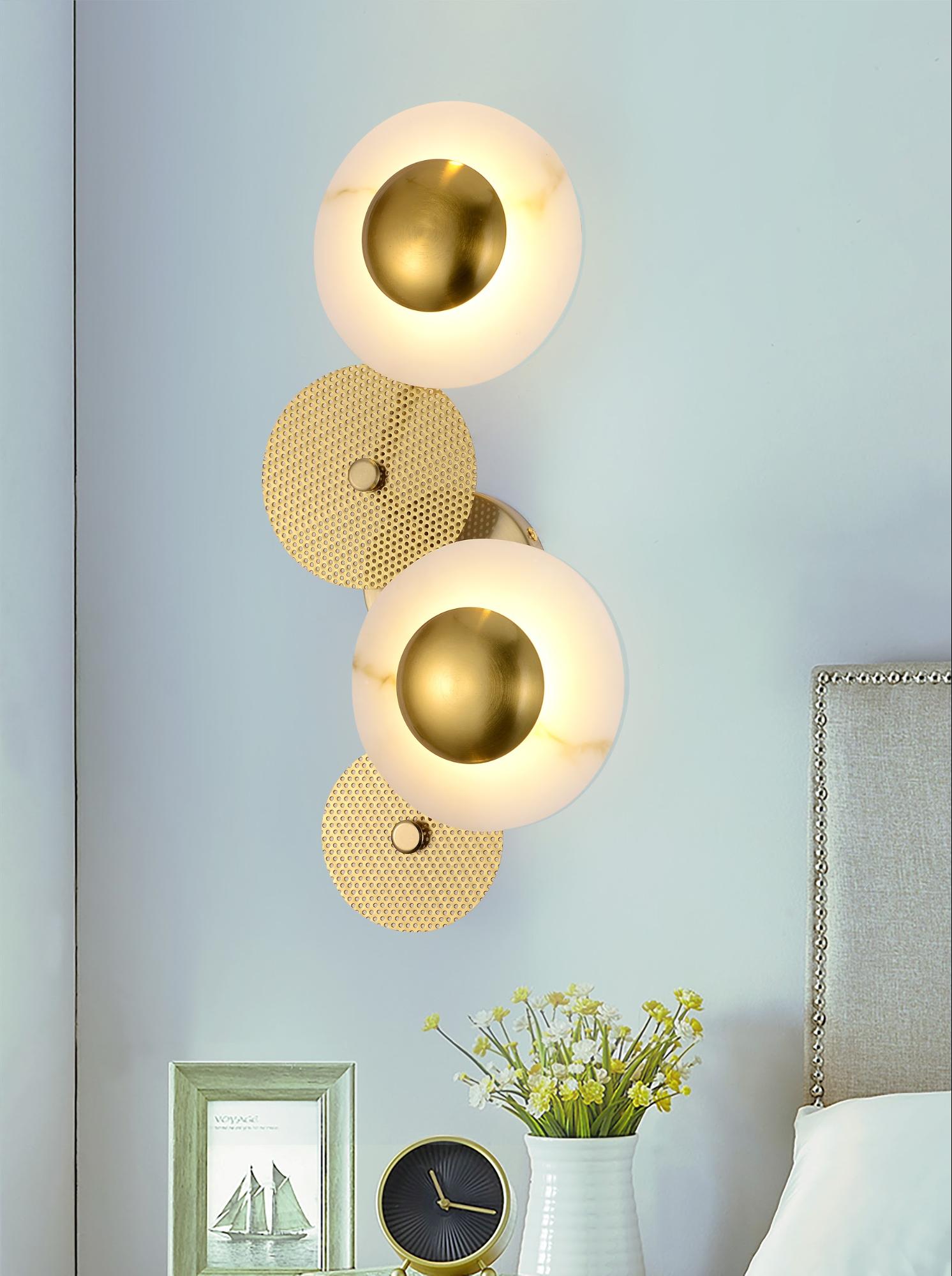 Sculptura – Resin Metal Accent Light
