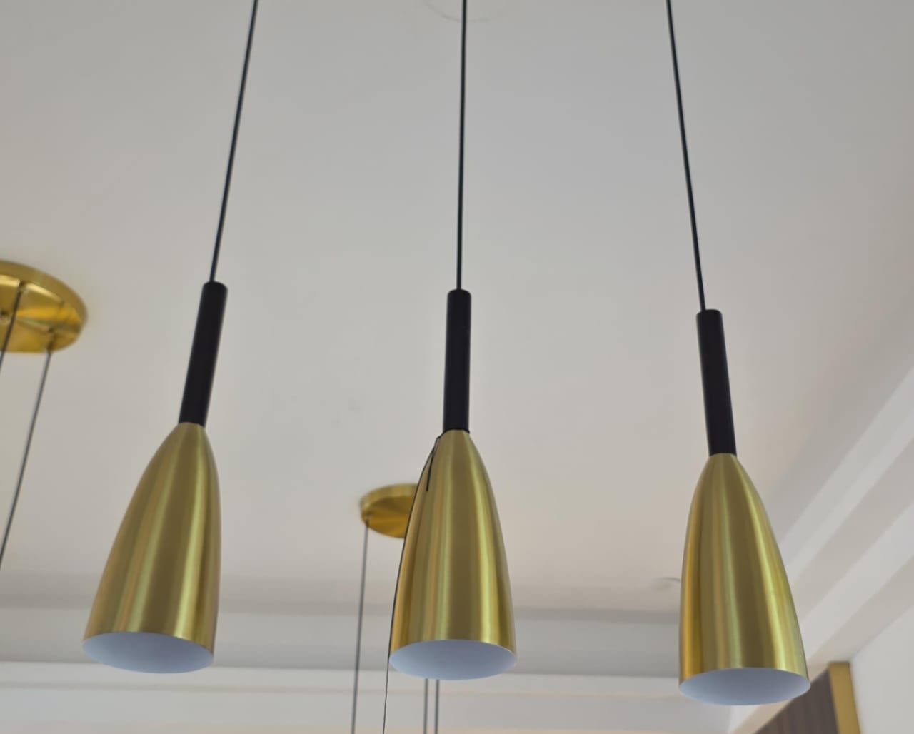 Vintage Loft – Brass & Wood Trio