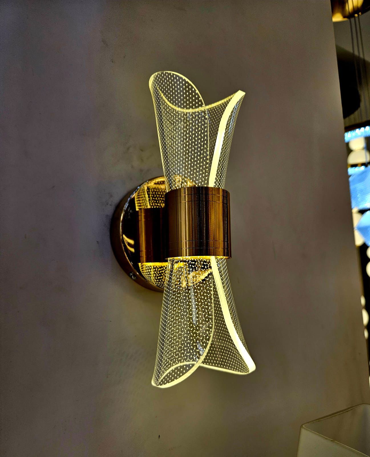 Rose Halo – French Gold Acrylic Light